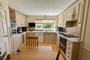 Kitchen/Breakfast- click for photo gallery